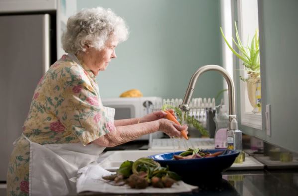Senior Nutrition How to Make Sure Your Elder Loved One Is Eating and Enjoying Healthy Meals featured image 2